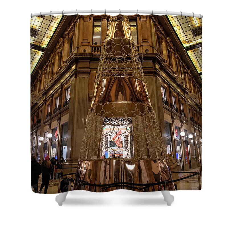 Colonna Shower Curtain featuring the photograph Christmas tree in the Sordi Gallery in Rome. by Eleni Kouri