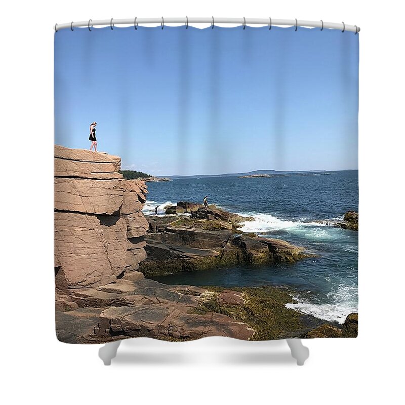 Rock Shower Curtain featuring the photograph Confidence by Lee Darnell