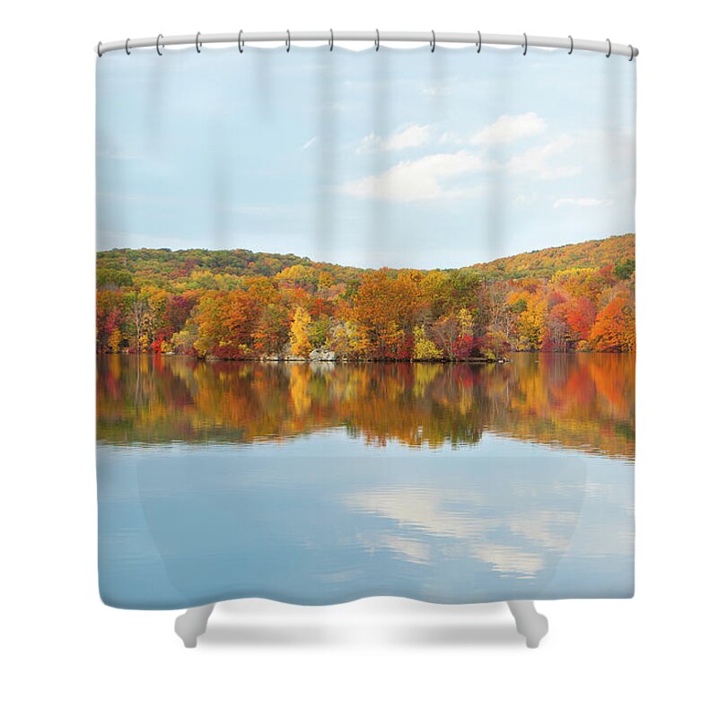 Connecticut Shower Curtain featuring the photograph Connecticut Foliage_8221 by Rocco Leone
