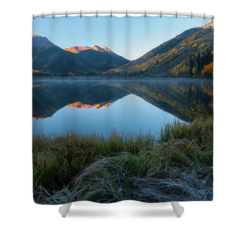 Autumn Shower Curtain featuring the photograph Crystal Lake - 0577 by Jerry Owens
