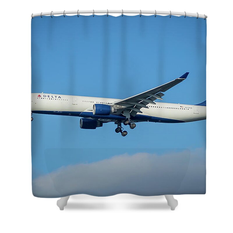 Reid Callaway Delta Airlines Airplane N817nw Images Shower Curtain featuring the photograph N817NW Delta Air Lines Airbus A330 Landing Hartsfield Jackson Atlanta International Airport Art by Reid Callaway