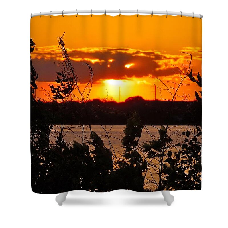 Sunset Shower Curtain featuring the photograph End of Day by Linda Stern