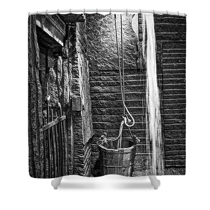 Black And White Vertical Photo Of Water Flowing Shower Curtain featuring the photograph Free Flowing by Joan Reese