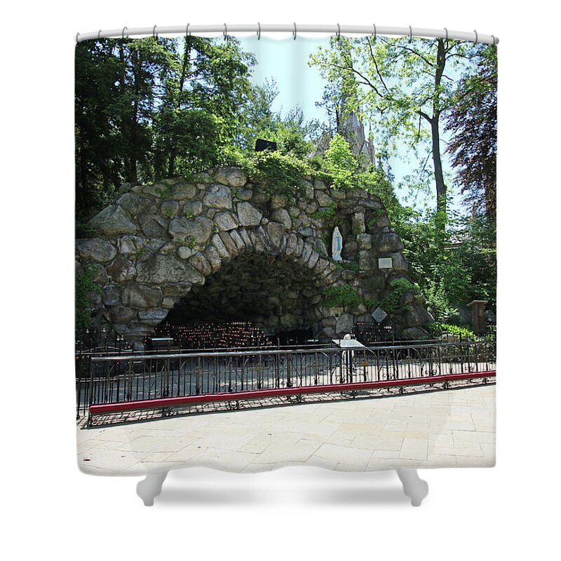 University Of Notre Dame Shower Curtain featuring the photograph Grotto of Our Lady of Lourdes University of Notre Dame 6951 by Jack Schultz