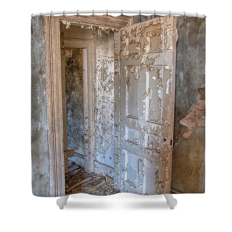 1860 Shower Curtain featuring the photograph Haunted Farm Mansion Door by David Letts
