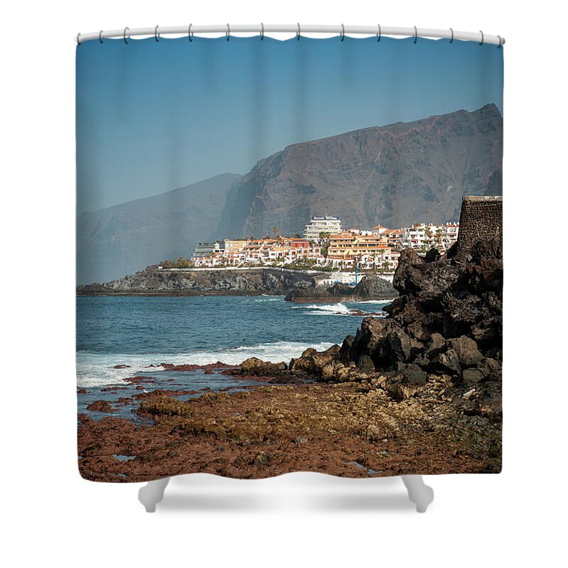 Los Gigantes Shower Curtain featuring the photograph Los Gigantes by Gavin Lewis