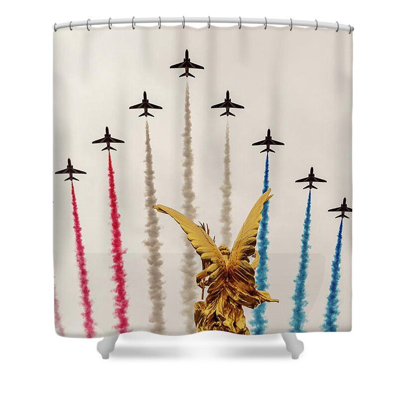Raf Shower Curtain featuring the photograph Red Arrows over Victoria Memorial by Andrew Lalchan