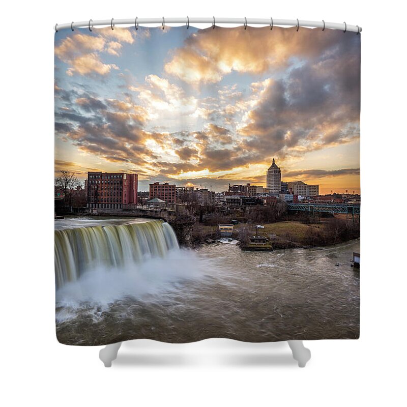 The Last Sunset Of 2021 Shower Curtain featuring the photograph The last sunset of 2021 by Mark Papke