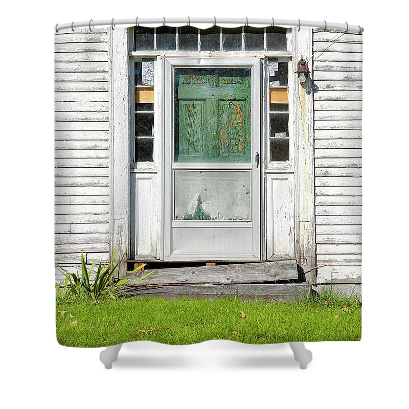 New Hampshire Shower Curtain featuring the photograph The Sawyer House - Franklin New Hampshire by Erin Paul Donovan