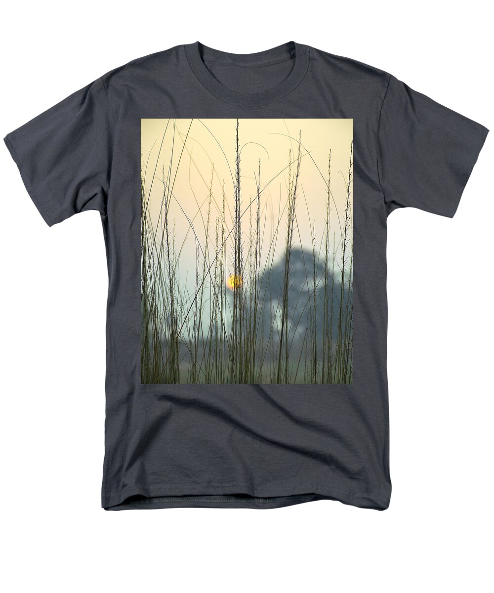 Landscape Men's T-Shirt (Regular Fit) featuring the photograph morning Star by Ravi Bhardwaj