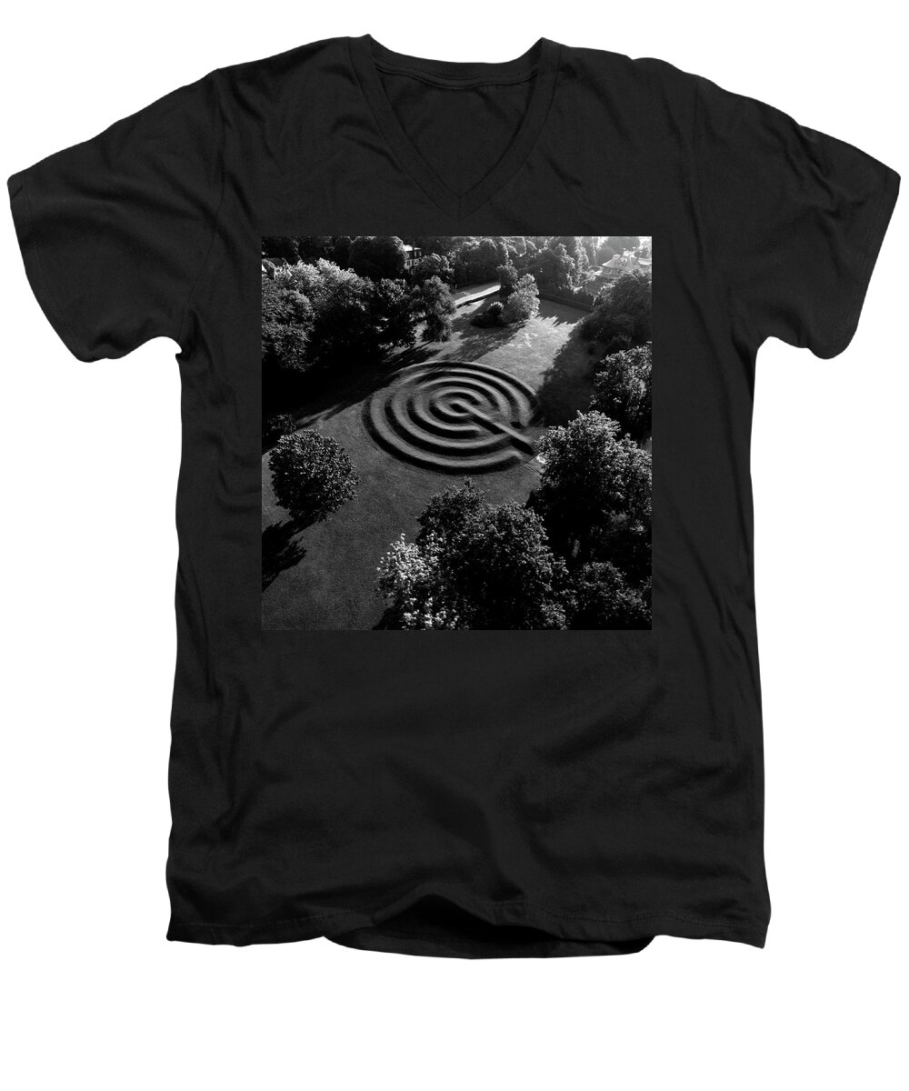 Richard Fleischner Men's V-Neck T-Shirt featuring the photograph A Maze At The Chateau-sur-mer by Ernst Beadle