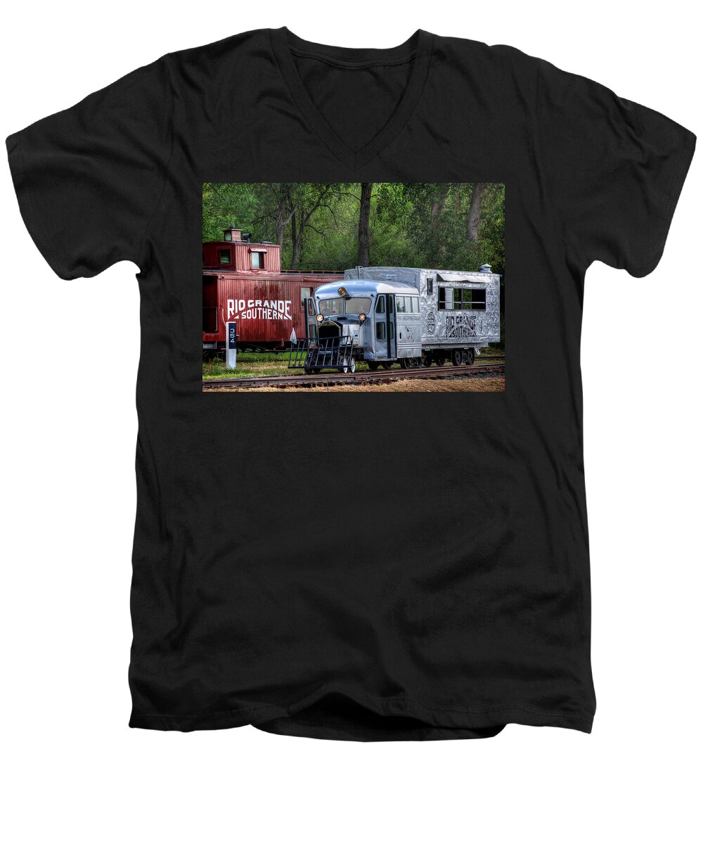 Rio Grande Soutern Men's V-Neck T-Shirt featuring the photograph Goose by the Caboose by Ken Smith
