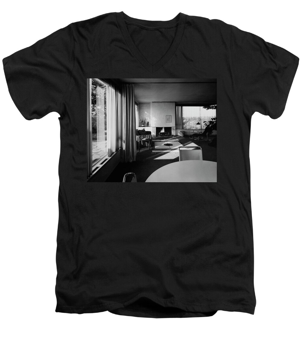 Home Men's V-Neck T-Shirt featuring the photograph Living Room In Mr. And Mrs. Walter Gropius' House by Robert M. Damora