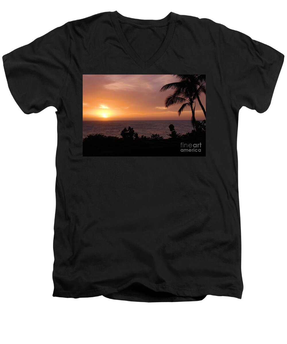 Hawaii Men's V-Neck T-Shirt featuring the photograph Perfect End To A Day by Suzanne Luft