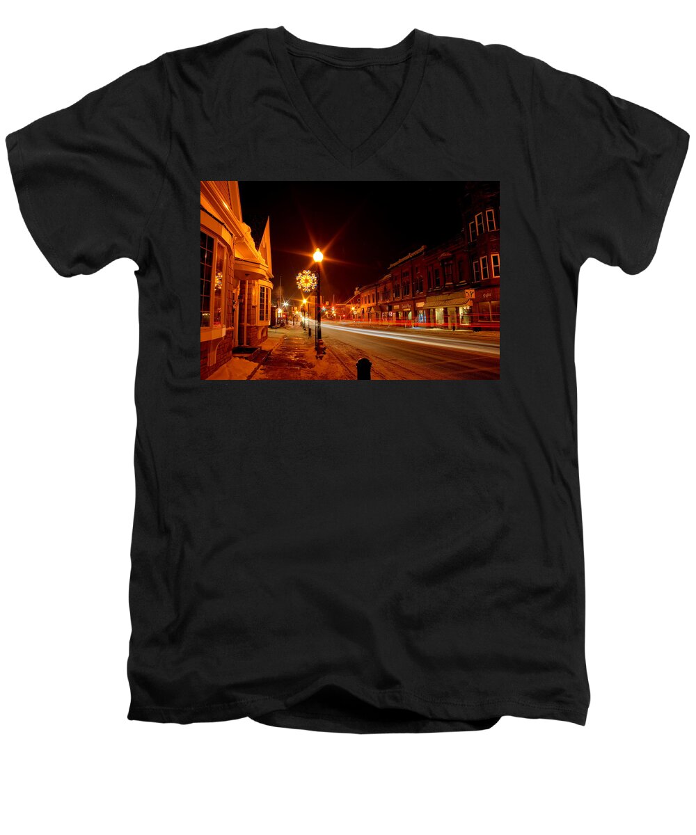 Salem Men's V-Neck T-Shirt featuring the photograph Salem Ohio Christmas by David Dufresne