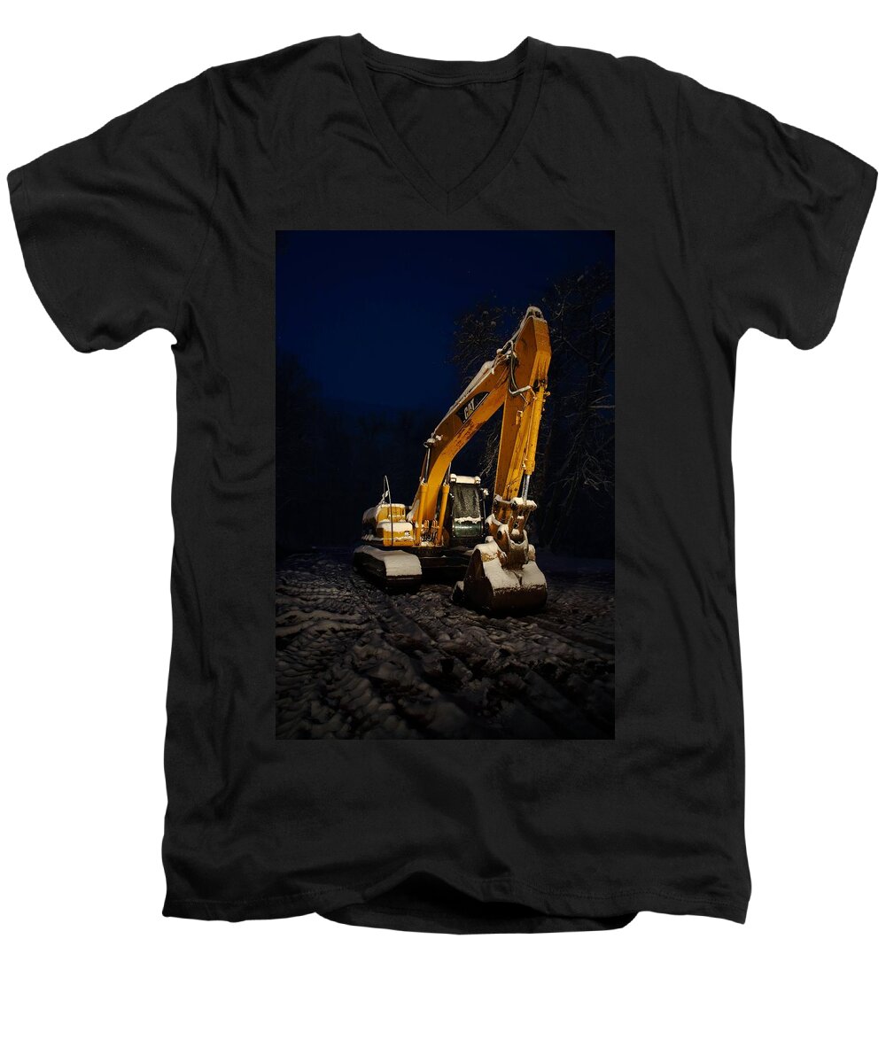 Cat Men's V-Neck T-Shirt featuring the photograph Winter Cat by David Andersen