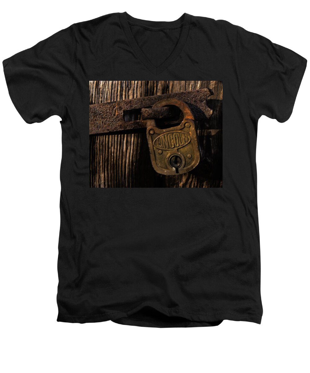 Lock Men's V-Neck T-Shirt featuring the photograph Lincoln Lock by Steven Richardson