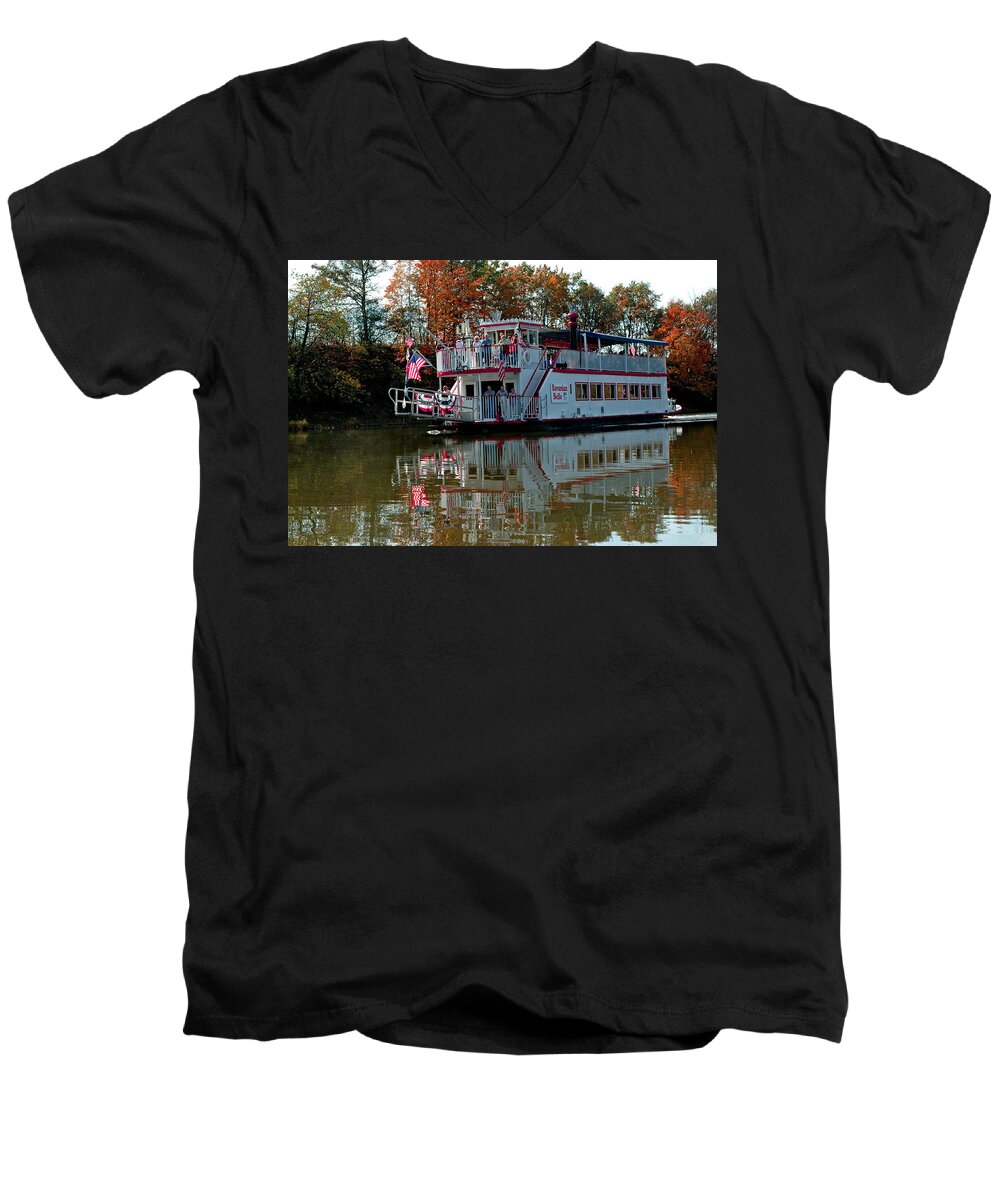 Usa Men's V-Neck T-Shirt featuring the photograph Bavarian Belle Riverboat by LeeAnn McLaneGoetz McLaneGoetzStudioLLCcom