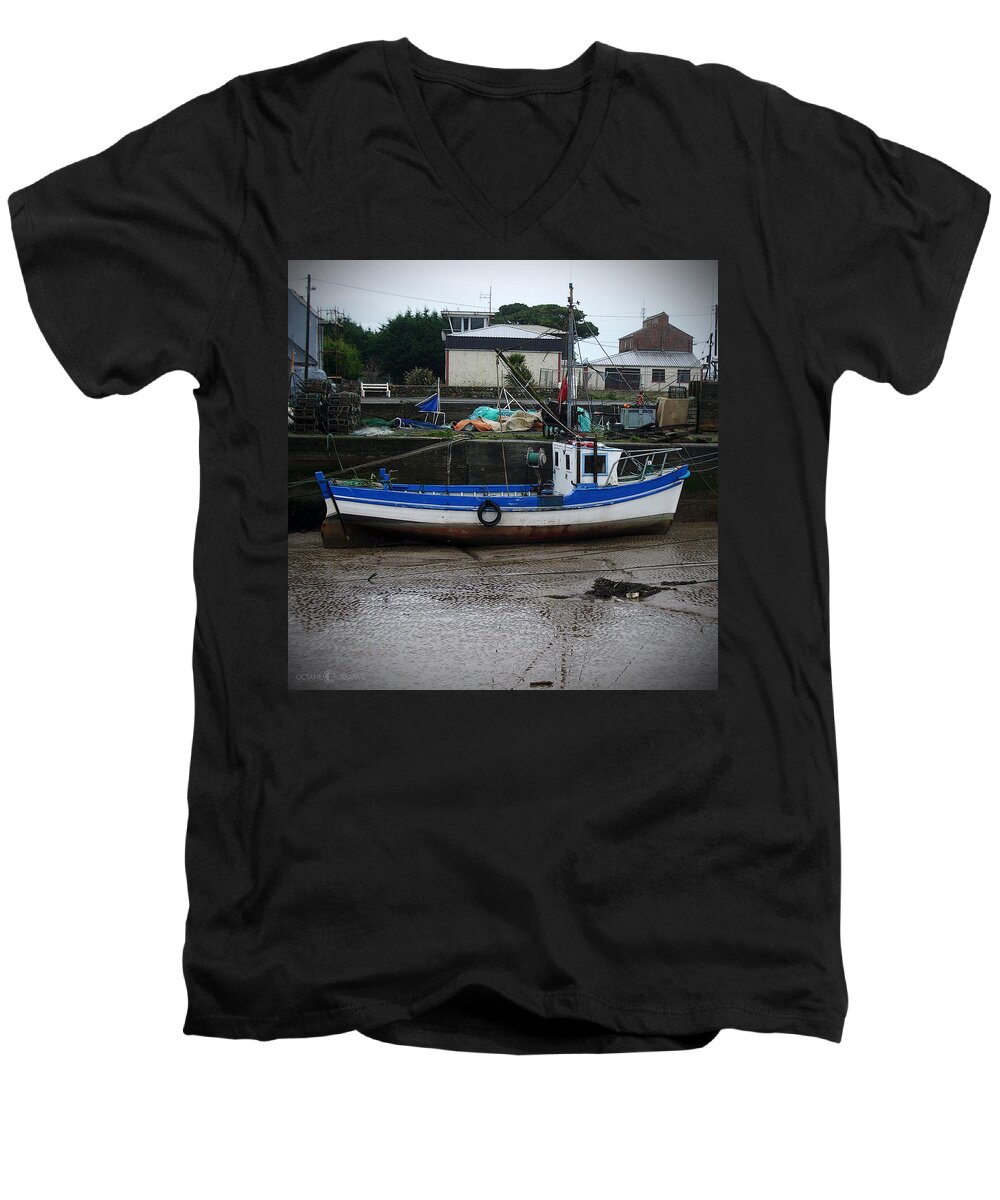 Boat Men's V-Neck T-Shirt featuring the photograph Low Tide by Tim Nyberg