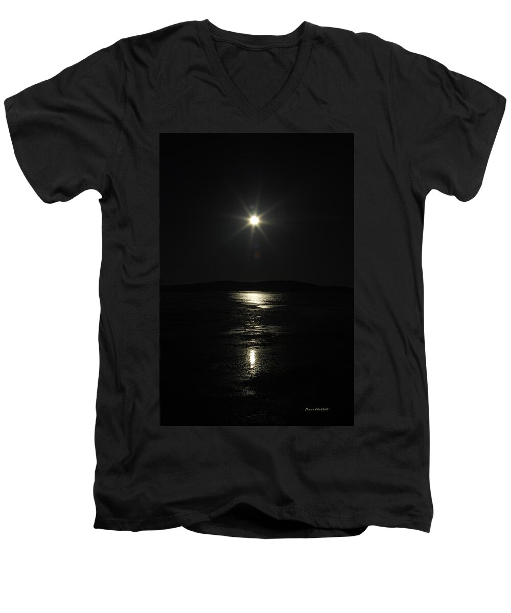 Star Men's V-Neck T-Shirt featuring the photograph North Star by Donna Blackhall
