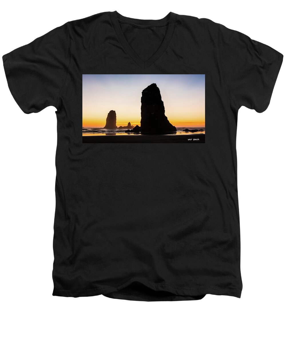 Oregon Men's V-Neck T-Shirt featuring the photograph Out of this World by Walt Baker