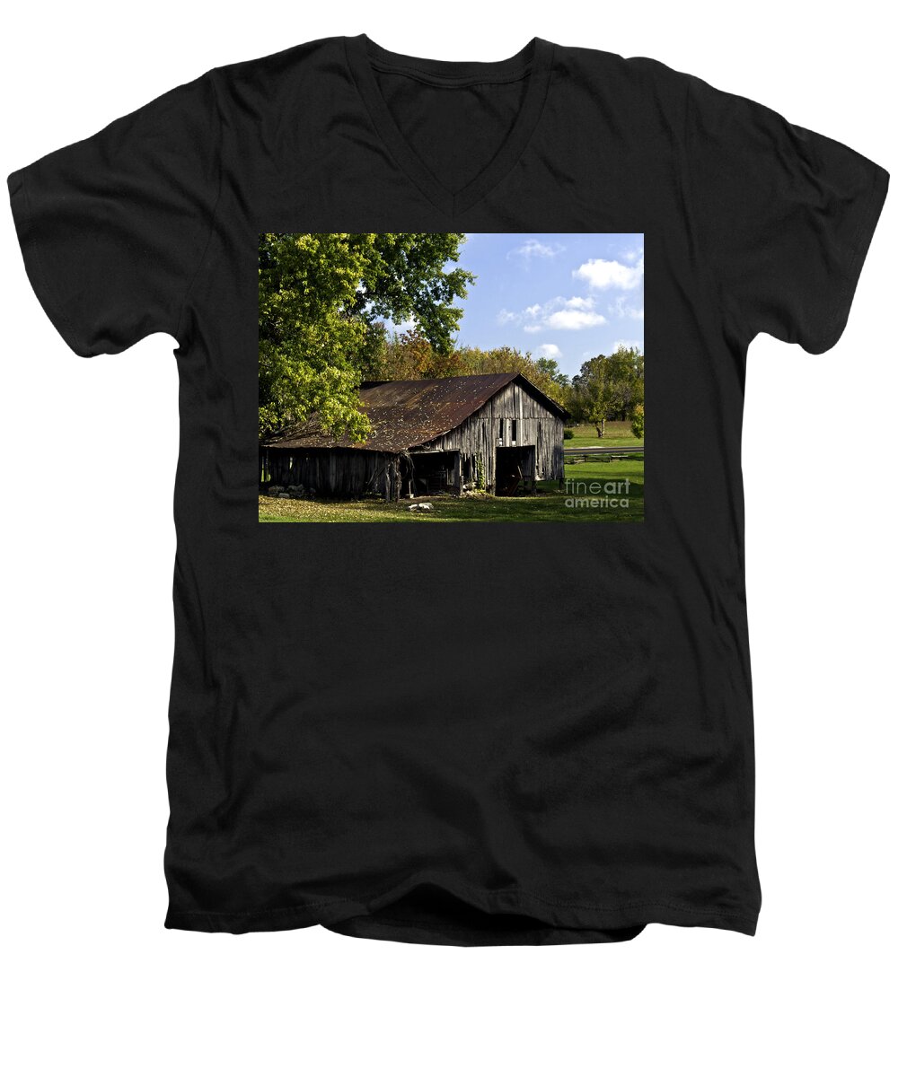 Kentucky Men's V-Neck T-Shirt featuring the photograph This Old Barn by Ken Frischkorn