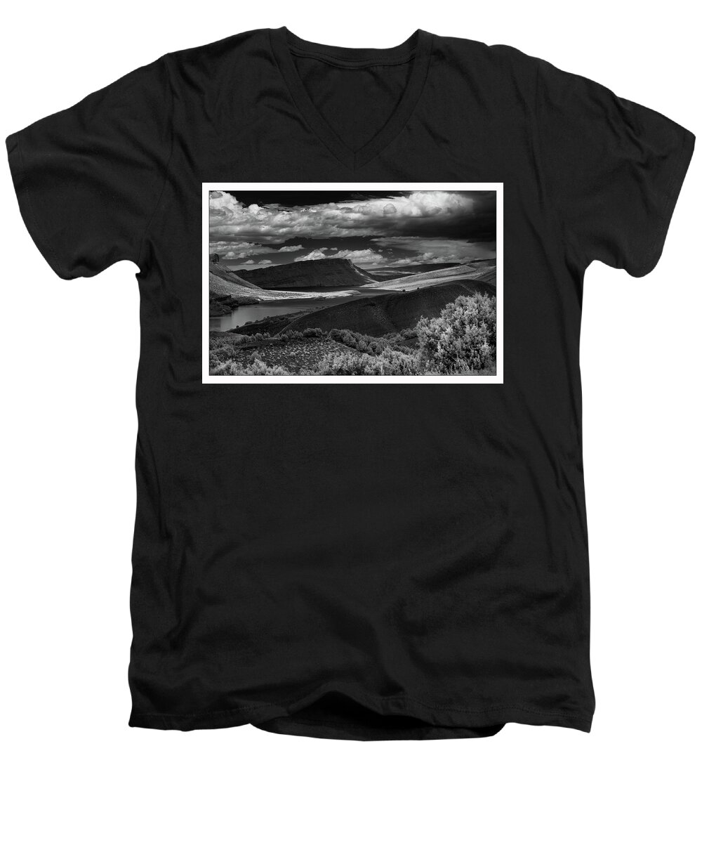Ir Men's V-Neck T-Shirt featuring the photograph Waiting for the Light by Brian Duram