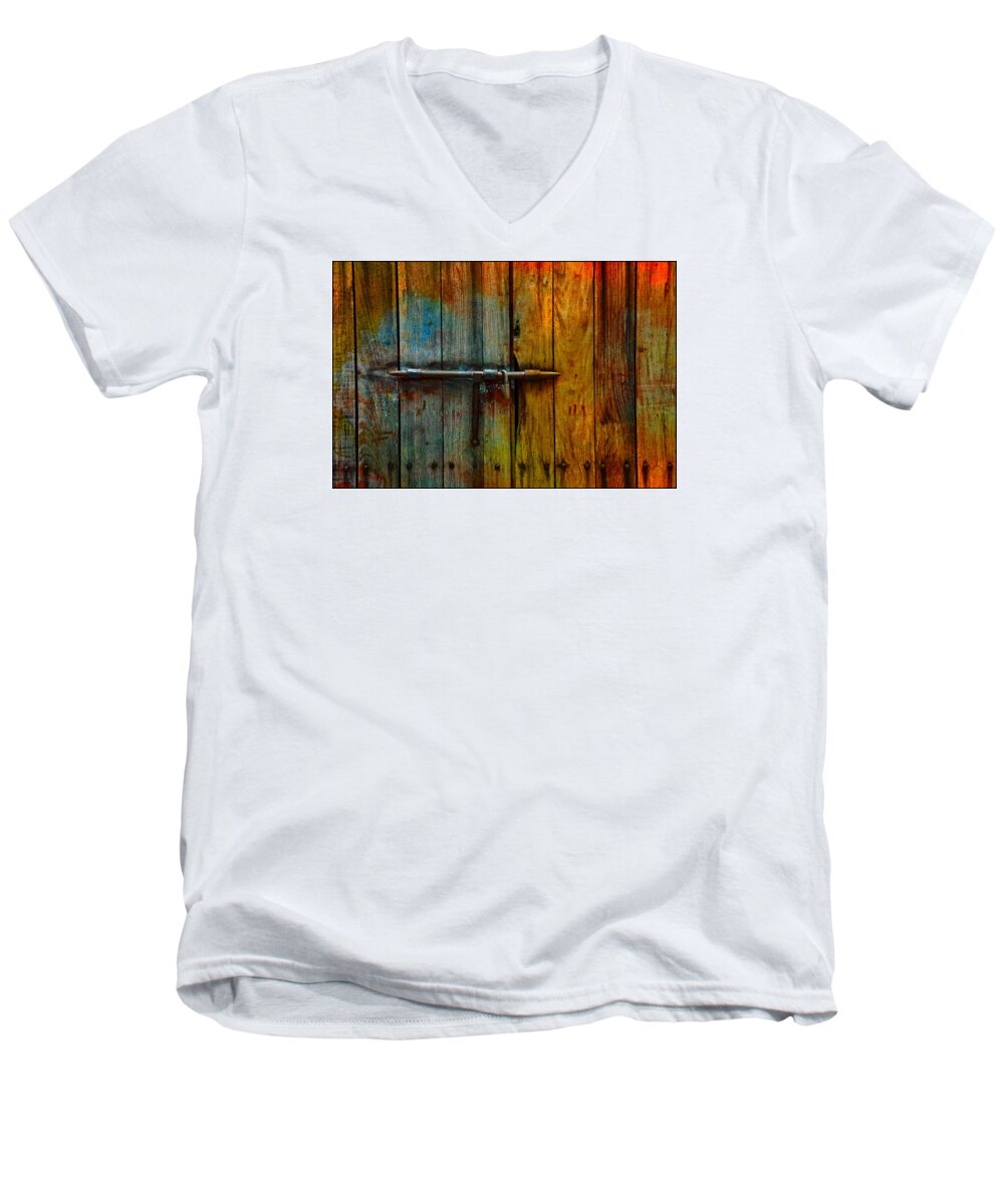 Puerto Rico Men's V-Neck T-Shirt featuring the photograph Colorful lock by Ricardo Dominguez