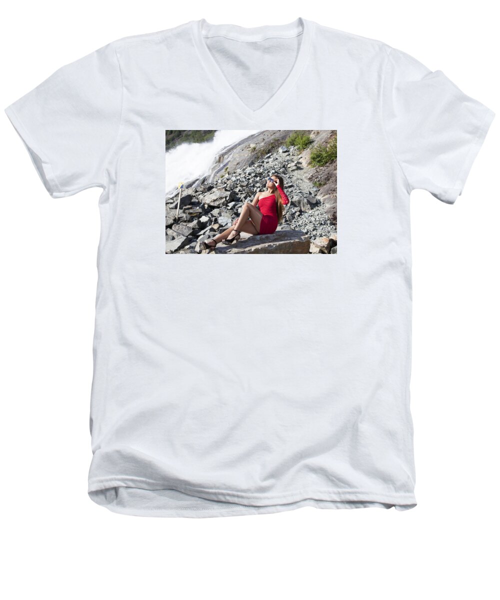 Girl Men's V-Neck T-Shirt featuring the photograph Looking At The Sun by Ramunas Bruzas