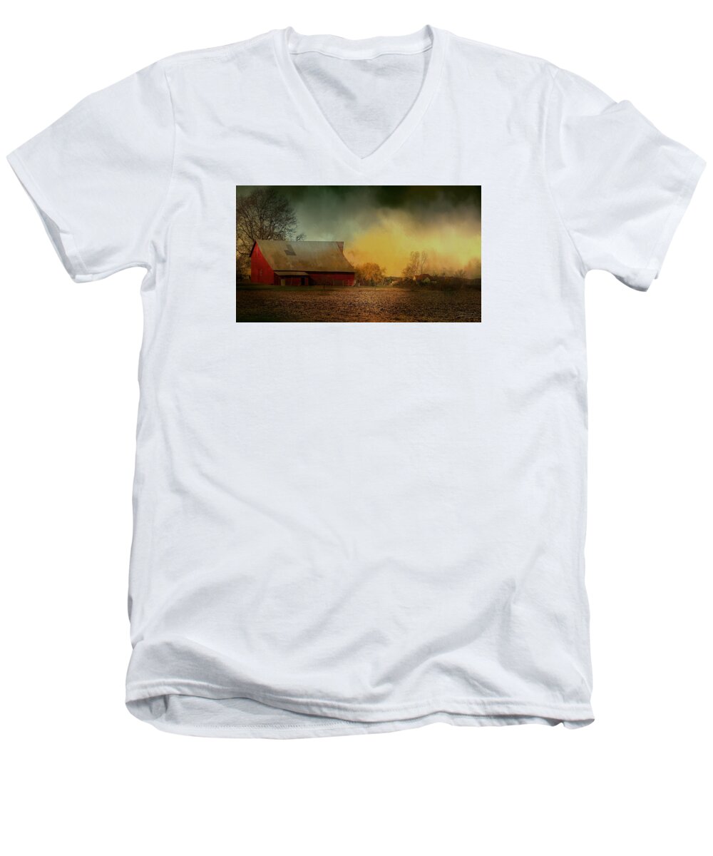 Theresa Campbell Men's V-Neck T-Shirt featuring the photograph Old Barn With Charm by Theresa Campbell