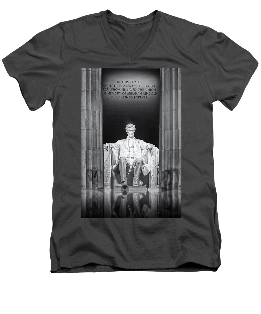 Abraham Lincoln Men's V-Neck T-Shirt featuring the photograph Abraham Lincoln Memorial by Susan Candelario