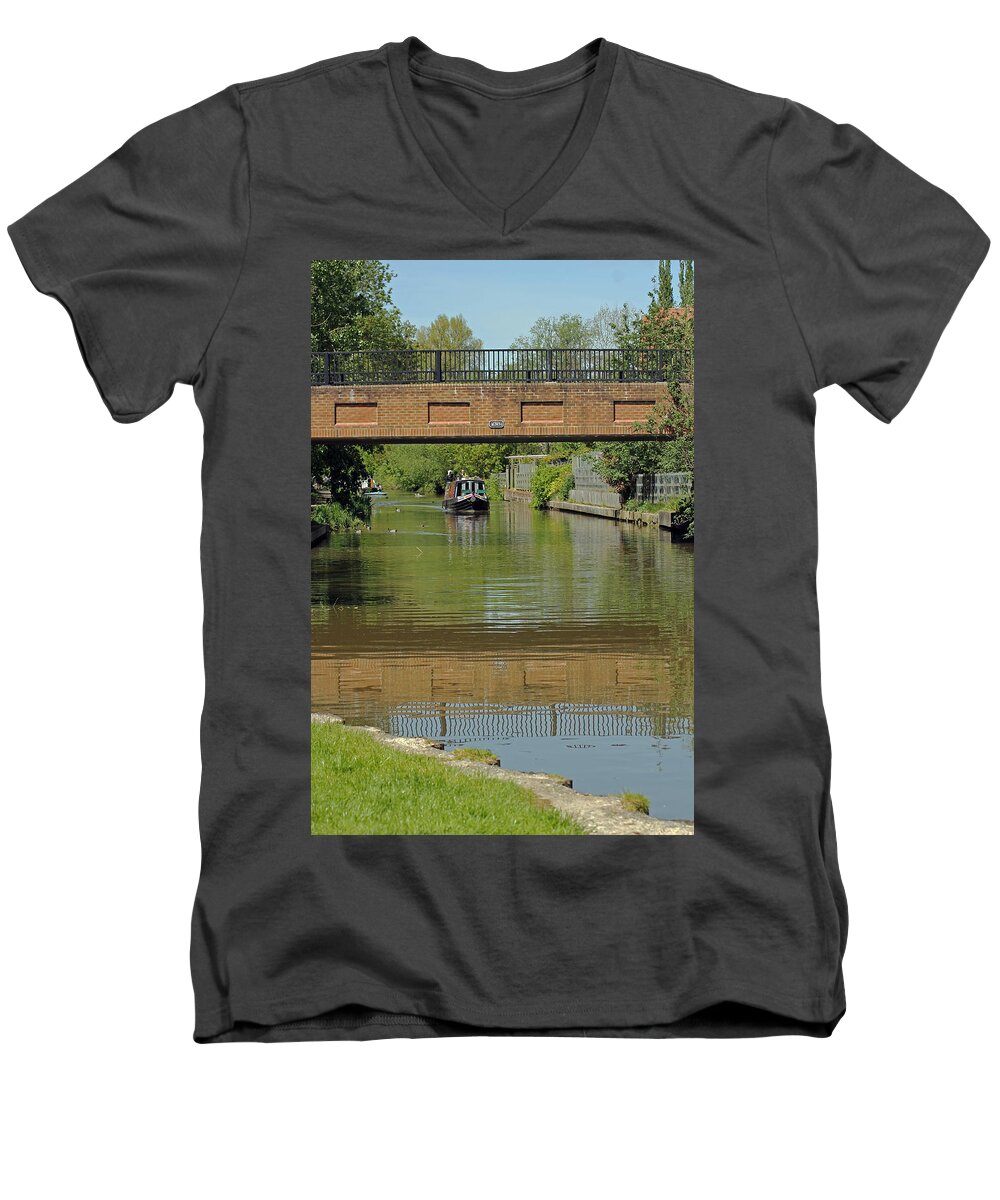 Elizabeth Jennings Way Bridge Men's V-Neck T-Shirt featuring the photograph Bridge 238B Oxford Canal by Tony Murtagh