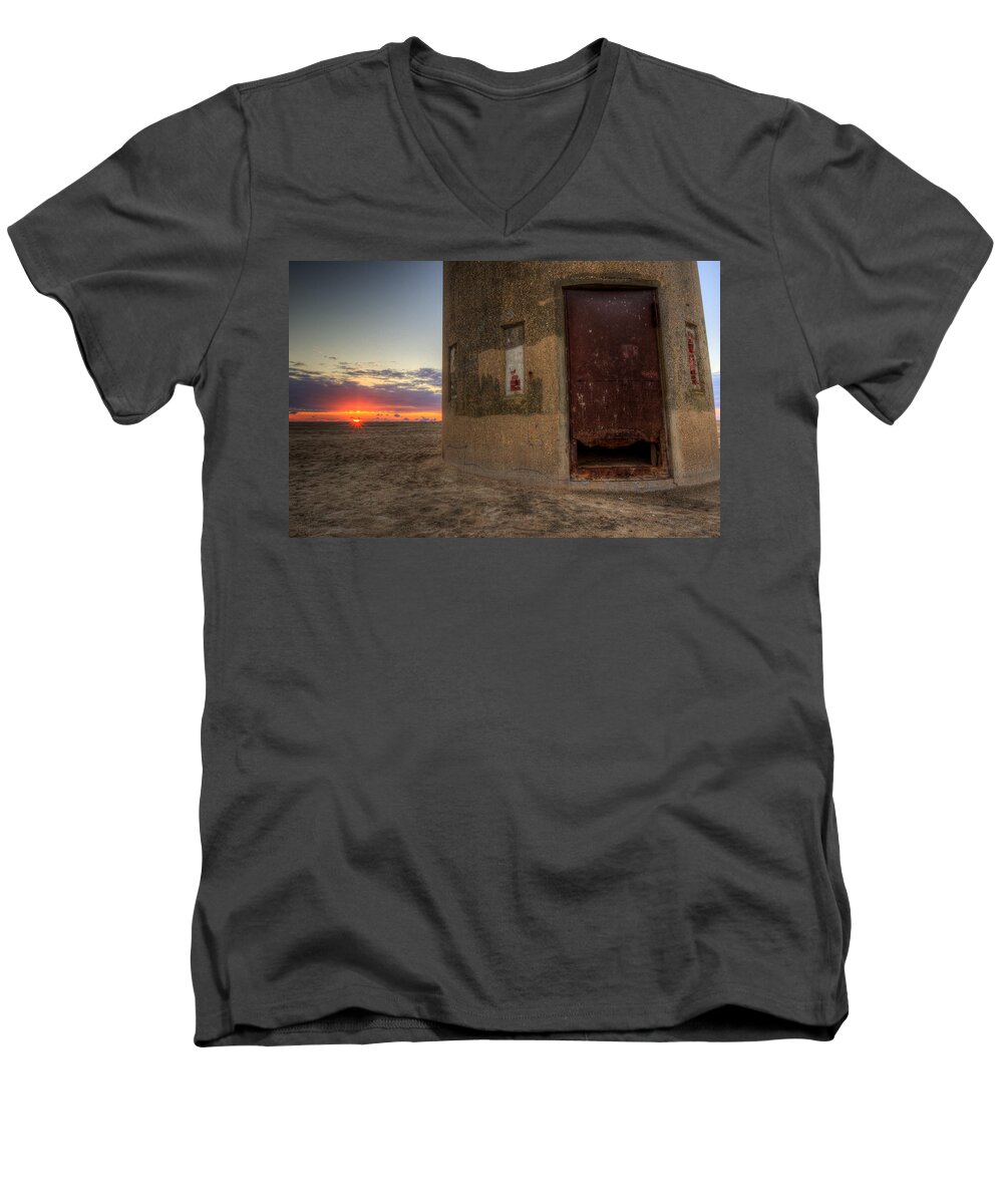 Delaware Men's V-Neck T-Shirt featuring the photograph Delaware Lookout Tower by David Dufresne