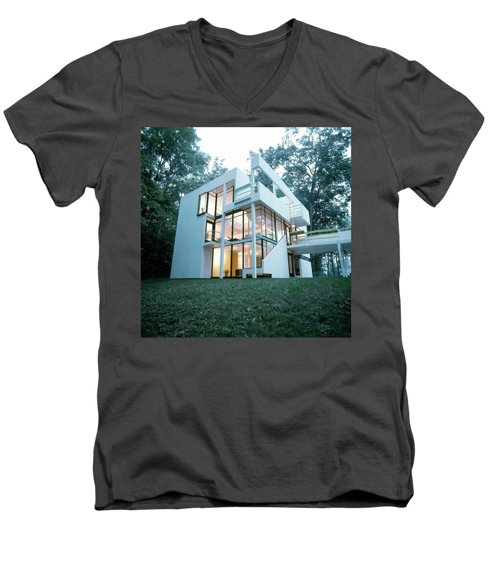 Home Men's V-Neck T-Shirt featuring the photograph Exterior Of Mr. And Mrs. Jay Hanslemann's by Tom Yee