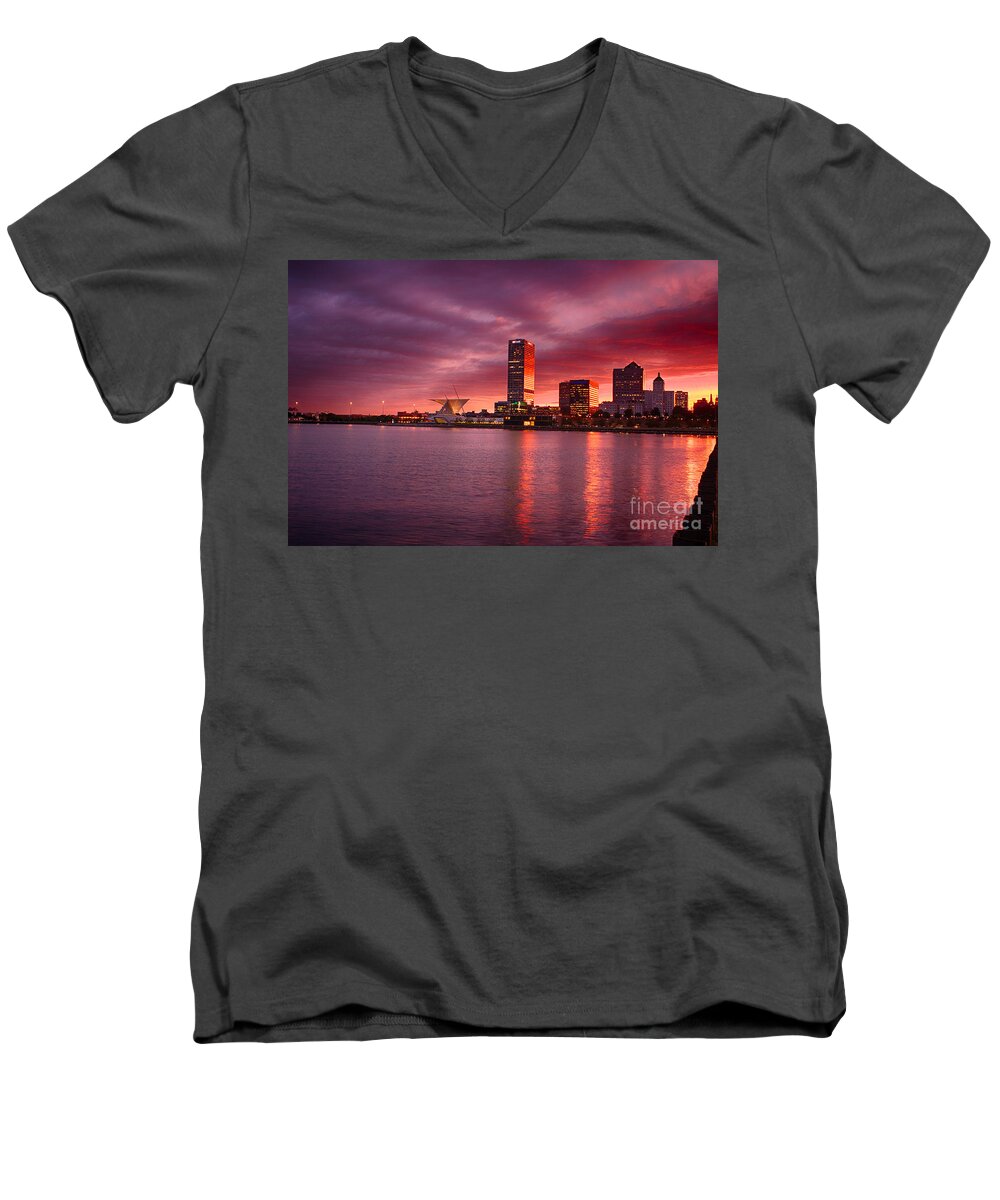 Andrew Slater Photography Men's V-Neck T-Shirt featuring the photograph Milwaukee Sunset by Andrew Slater
