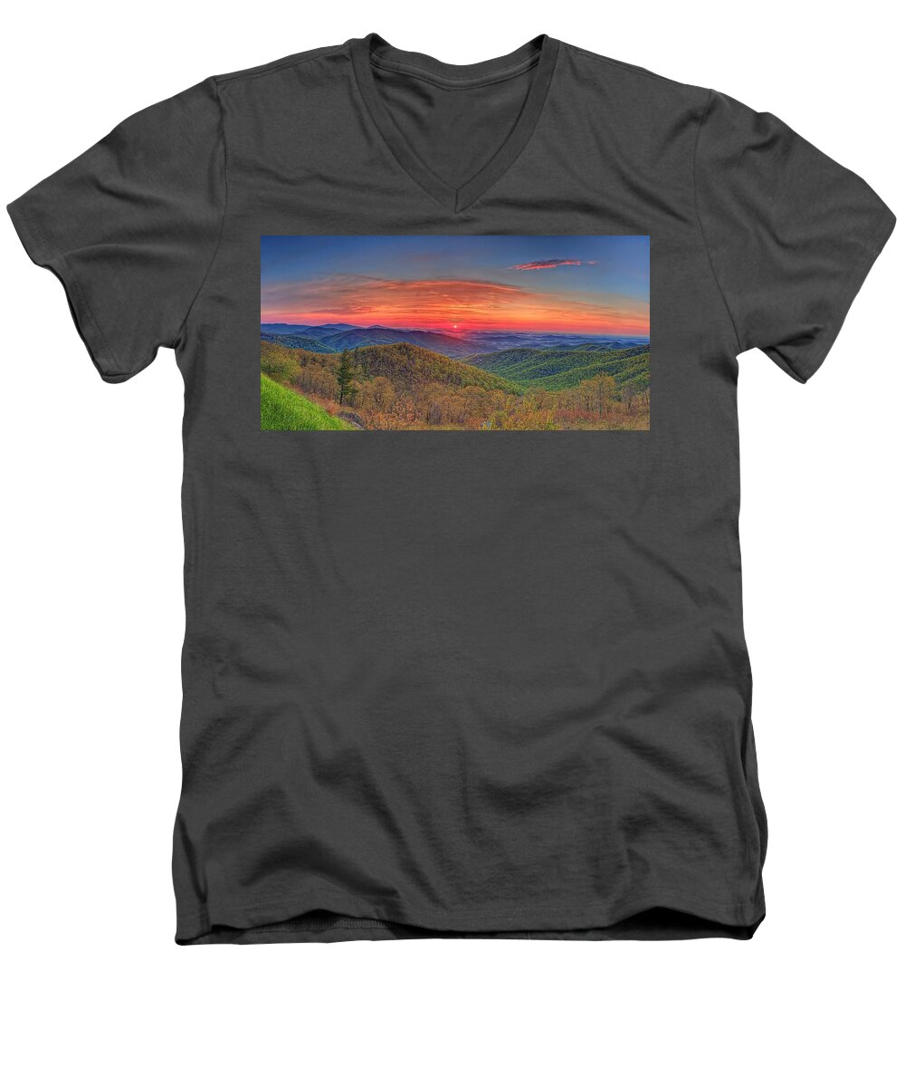 Metro Men's V-Neck T-Shirt featuring the photograph Pink Sunrise At Skyline Drive by Metro DC Photography
