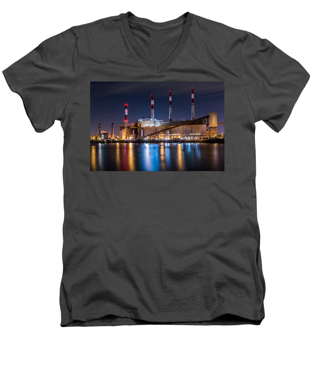 Usa Men's V-Neck T-Shirt featuring the photograph Ravenswood Generating Station by Mihai Andritoiu