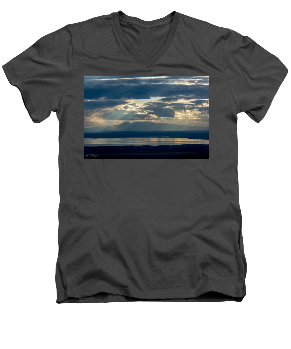 Mountain Men's V-Neck T-Shirt featuring the photograph Sunset Rays Over Mount Susitna by Andrew Matwijec