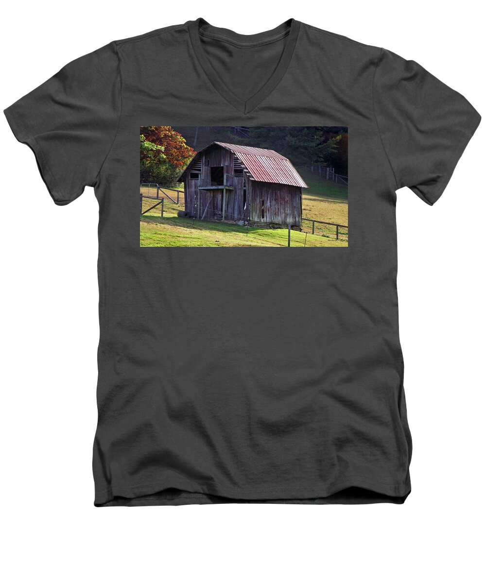 Barns Men's V-Neck T-Shirt featuring the photograph Old Barn in Etowah by Duane McCullough