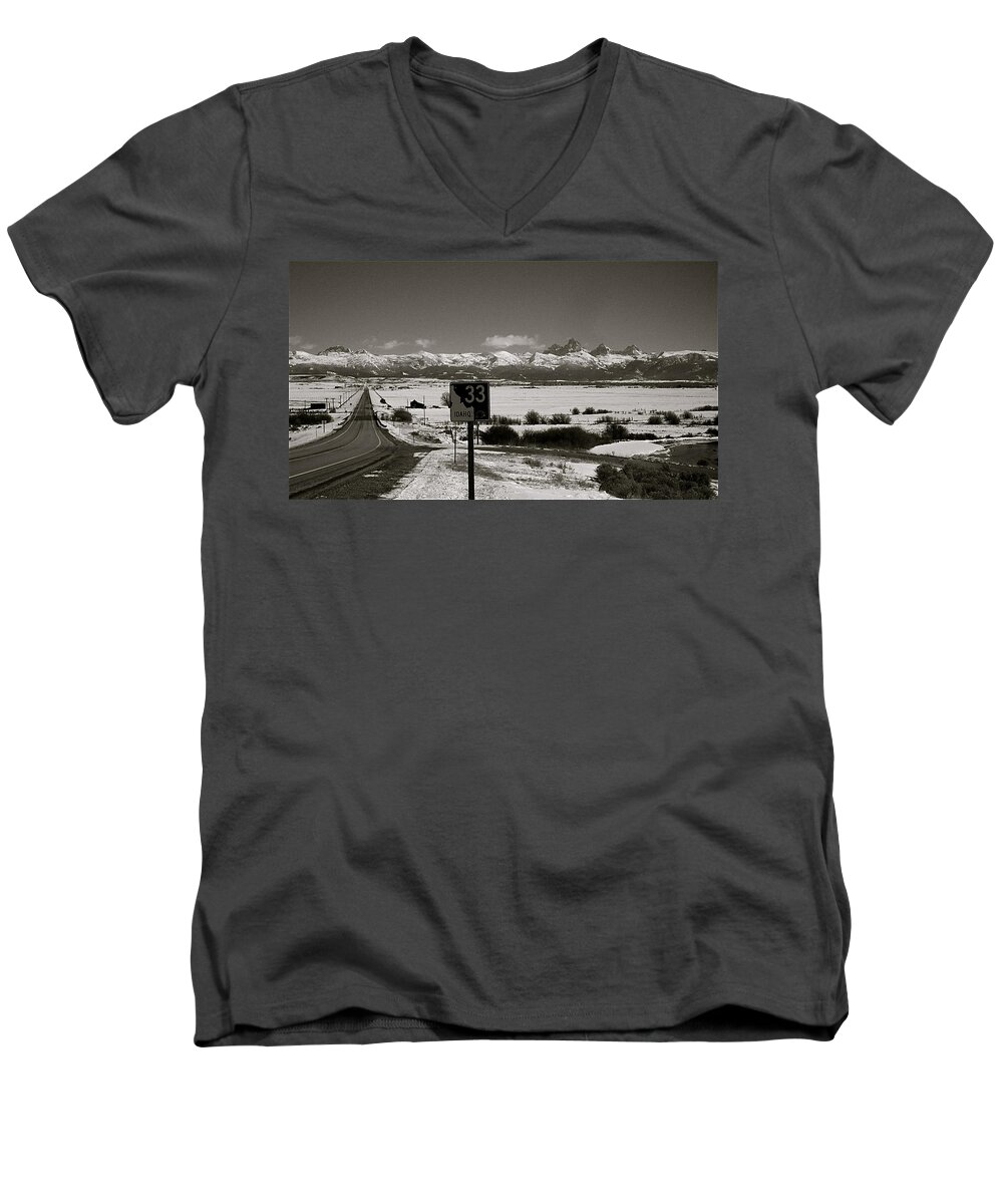 Highway Men's V-Neck T-Shirt featuring the photograph The Road Home by Eric Tressler