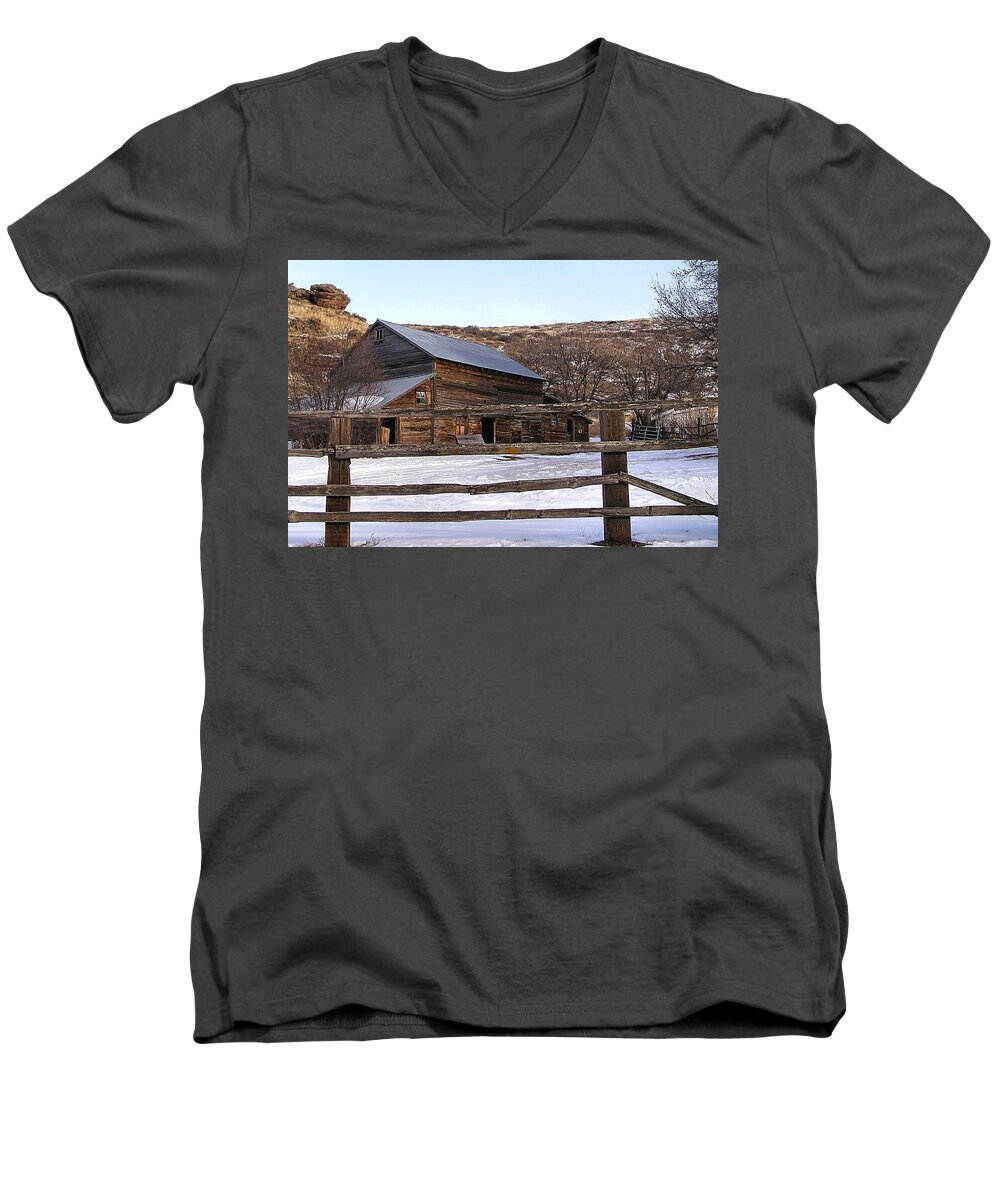 Barns Men's V-Neck T-Shirt featuring the photograph Country Barn by Susan Kinney