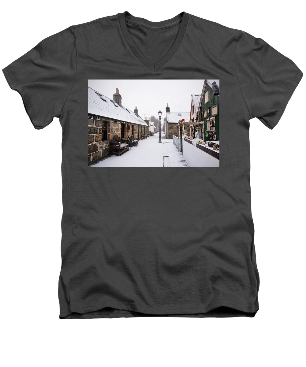 Fittie Men's V-Neck T-Shirt featuring the photograph Fittie in the Snow #2 by Veli Bariskan