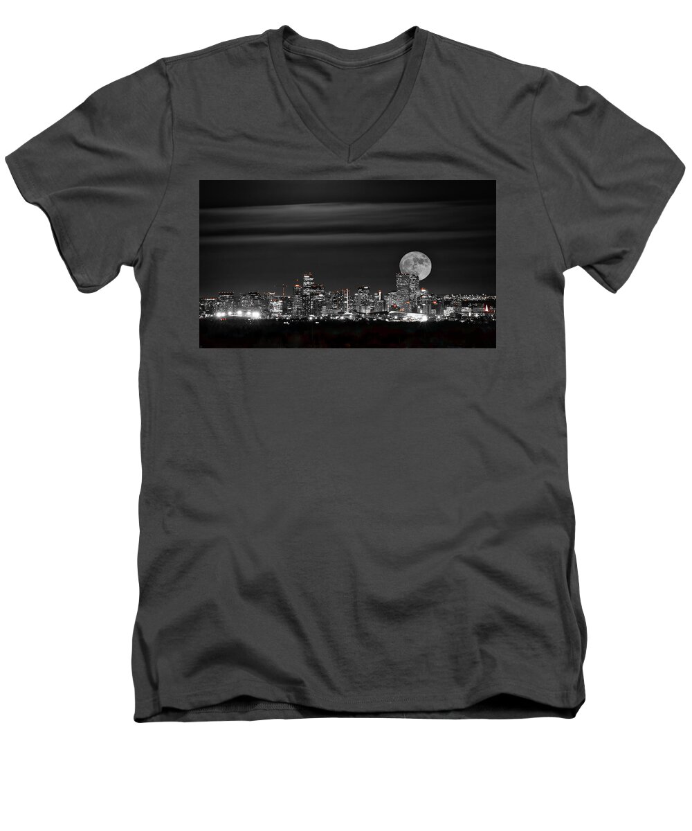 Beaver Moon Men's V-Neck T-Shirt featuring the photograph Beaver Moonrise in B and W by Kristal Kraft