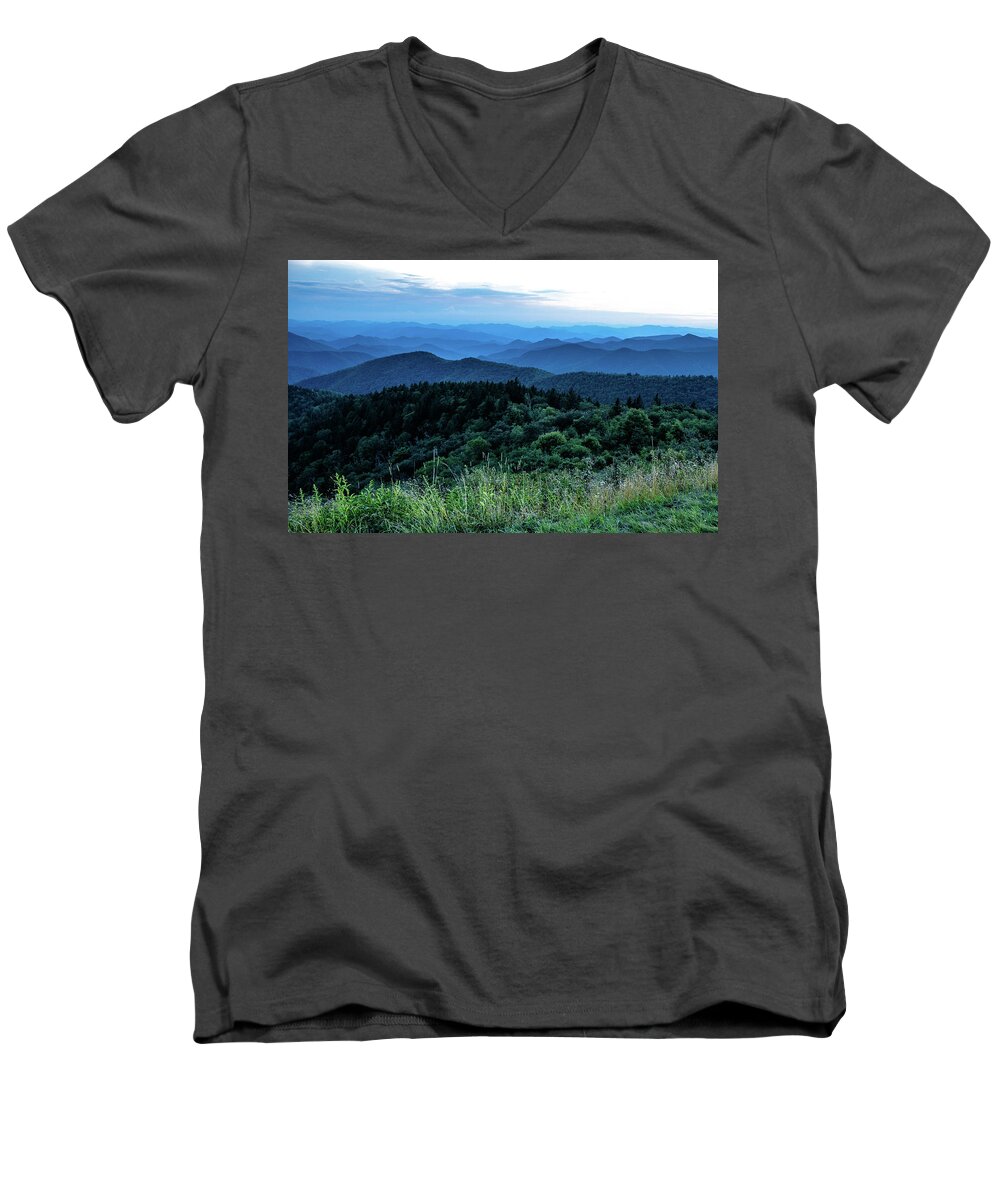 Sunset On Parkway Men's V-Neck T-Shirt featuring the photograph Blue sunset by Chuck Brown