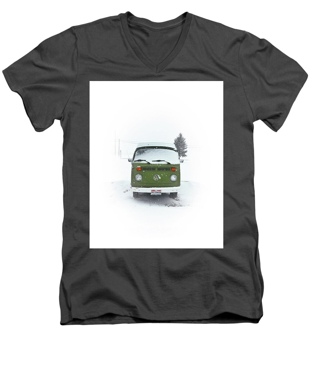 Vw Men's V-Neck T-Shirt featuring the photograph Freezenugen by Andrew Weills