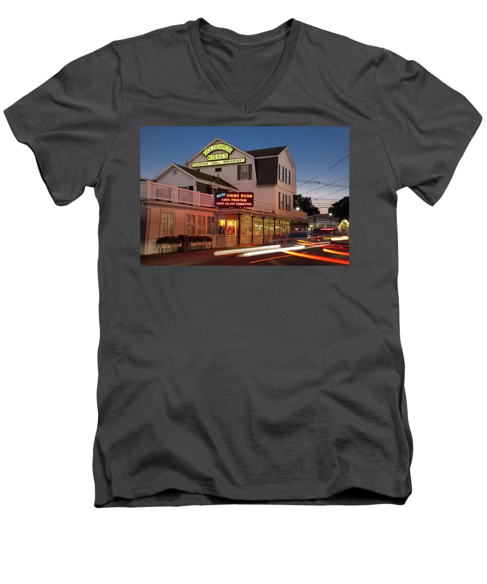 Restaurant Men's V-Neck T-Shirt featuring the photograph Goldenrod Kisses Luncheonette York Beach Maine by David Smith
