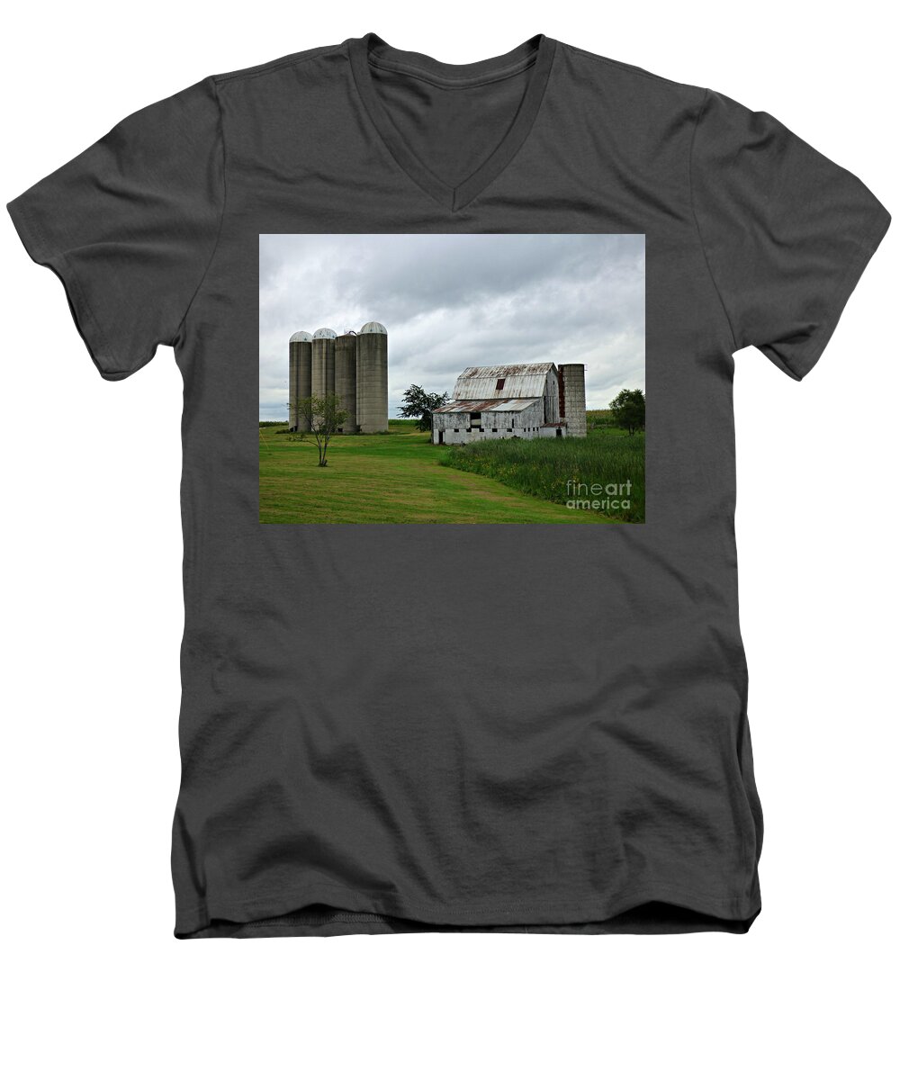 Barn Men's V-Neck T-Shirt featuring the photograph Green Green Grass of Home by Scott Ward