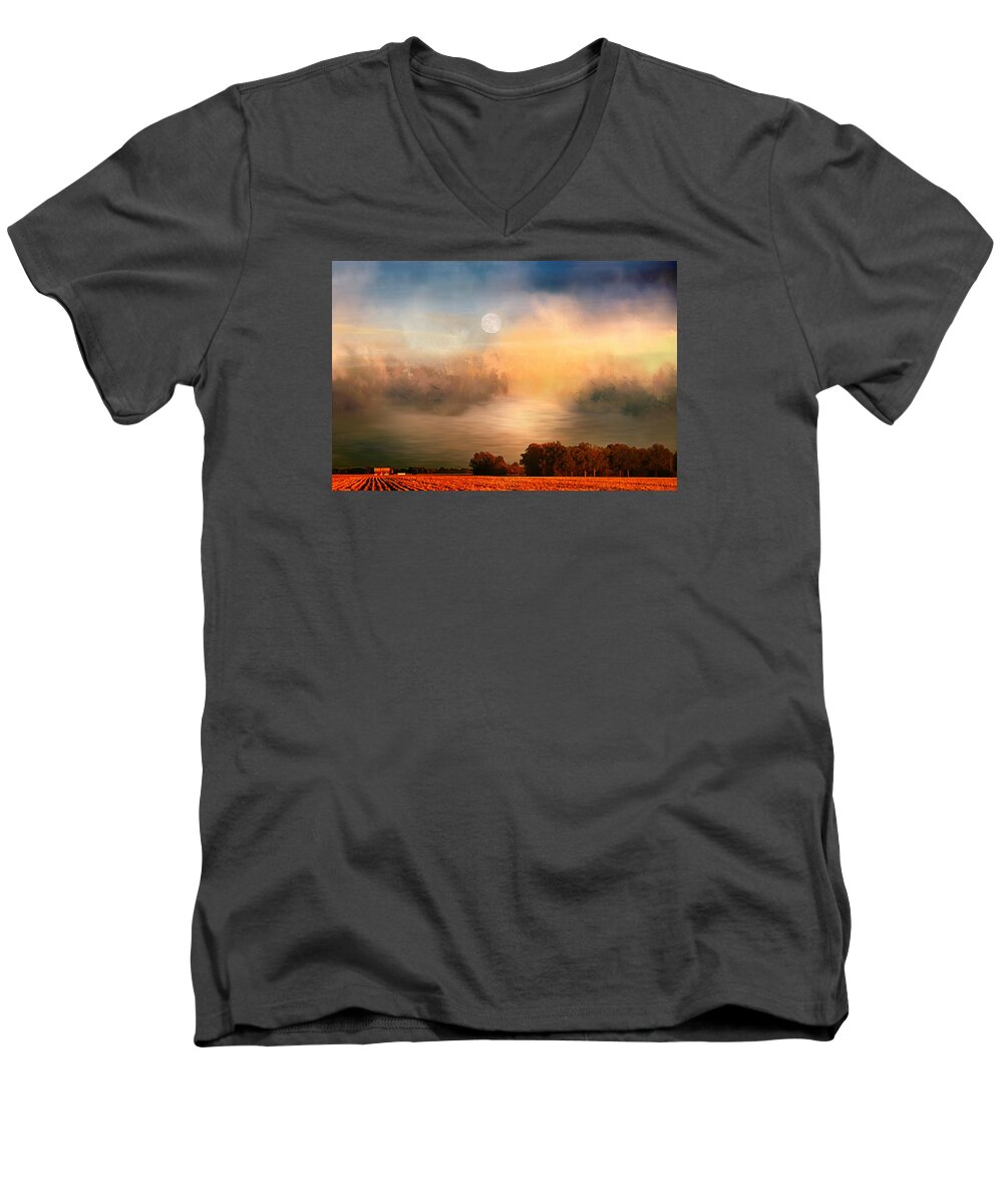 Theresa Campbell Men's V-Neck T-Shirt featuring the photograph Midwest Harvest Moon by Theresa Campbell