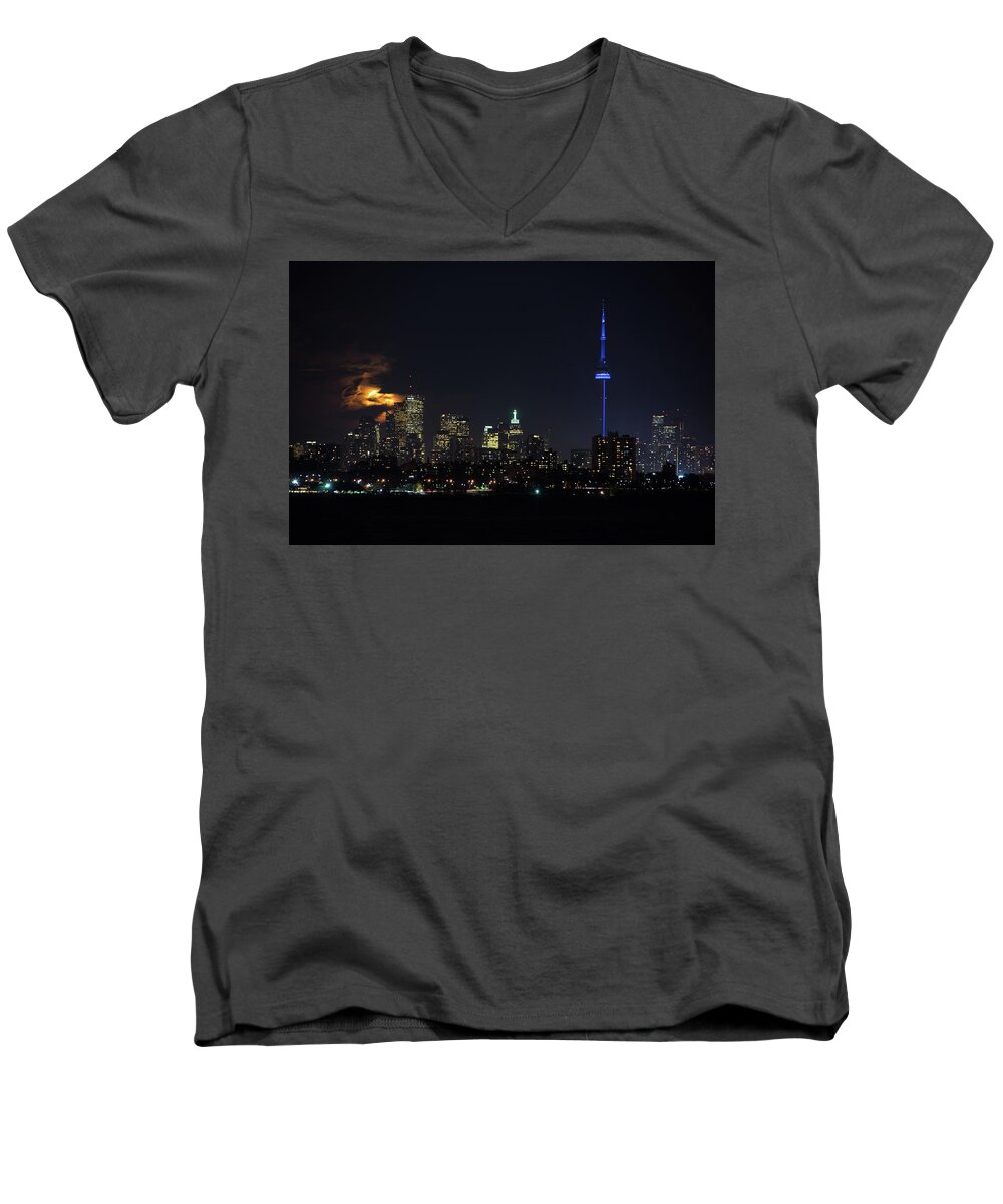 Supermoon Men's V-Neck T-Shirt featuring the photograph Moody Supermoon Over Toronto by Georgia Mizuleva