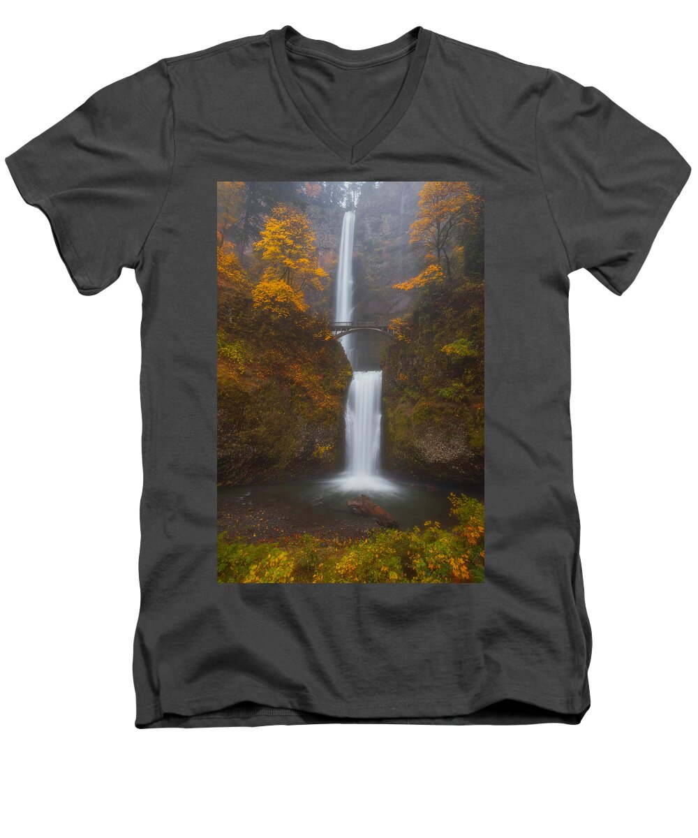 Oregon Men's V-Neck T-Shirt featuring the photograph Multnomah Mist by Darren White